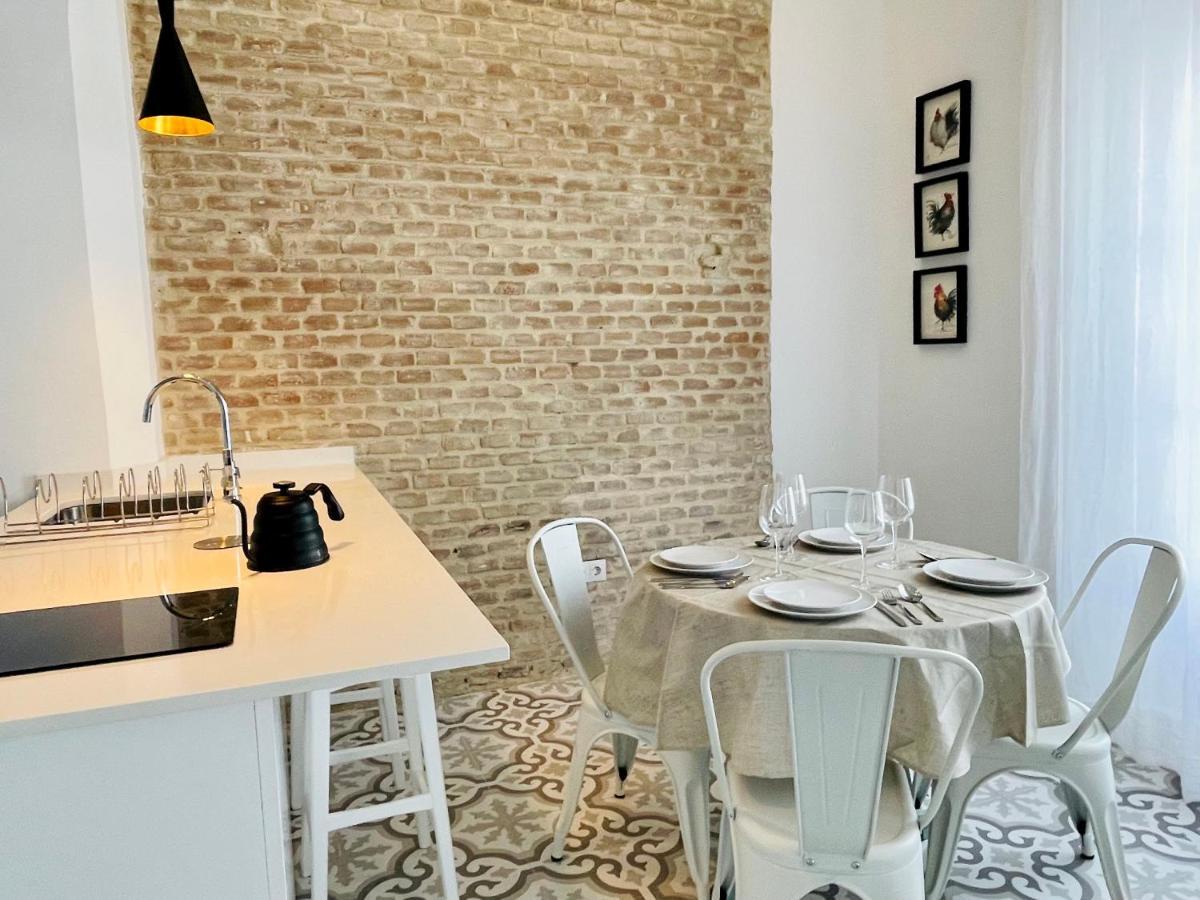 Modern Apartment In The City Centre, La Alameda 세비야 외부 사진